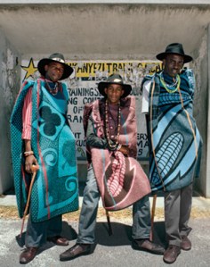 AfricanTextiles_BusStop_304x384