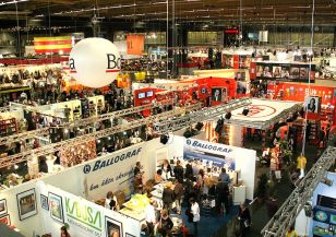 800px-Göteborg_Book_Fair_20110923_(panorama)