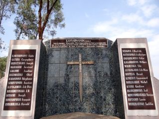 800px-monument_over_mass_grave_-_nyanza_genocide_memorial_site_-_kicukiro_district_-_kigali_-_rwanda